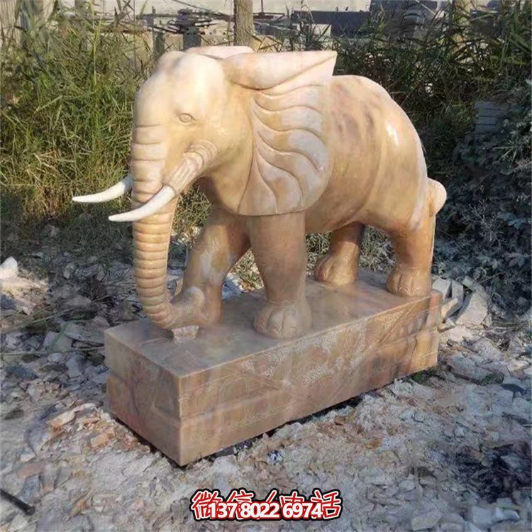 自然石材雕塑，吉祥大象守護家門