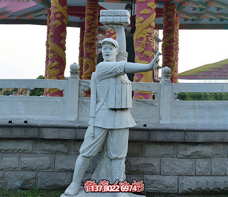 董存瑞景觀雕塑，點(diǎn)綴廣場(chǎng)景觀
