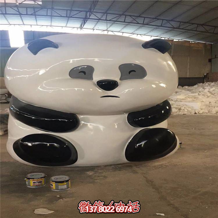玻璃鋼雕塑熊貓公仔，環?？ㄍ〝[放裝飾商場