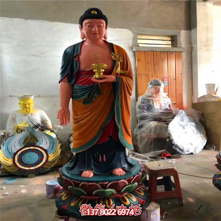 玻璃鋼彩繪神佛三圣雕塑，為景區大型景觀裝飾品