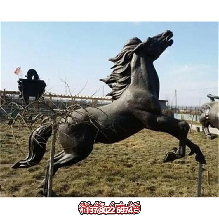 大型銅雕塑，為園林廣場擺放奔跑馬