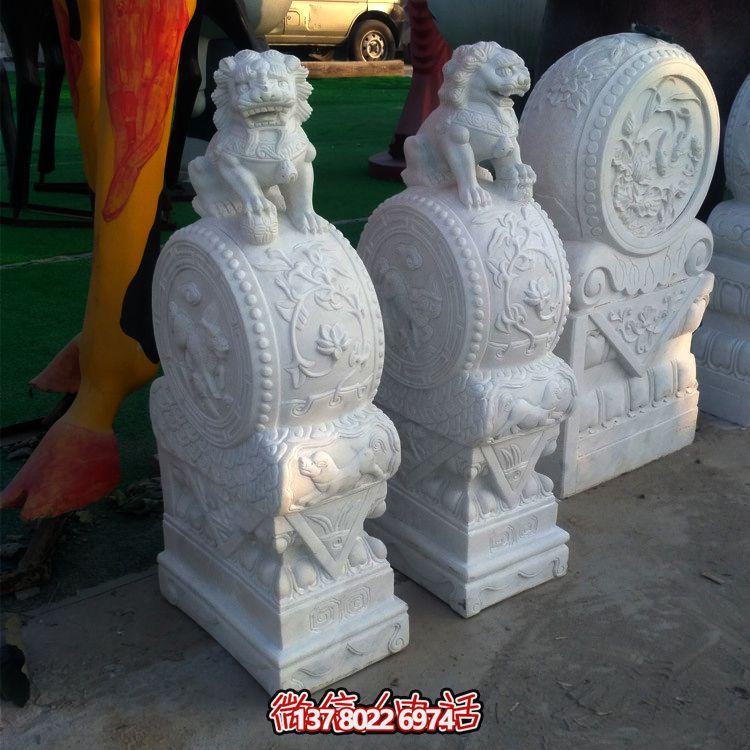 濃縮漢文化，以仿古建筑漢白玉雕塑裝點宮殿門墩