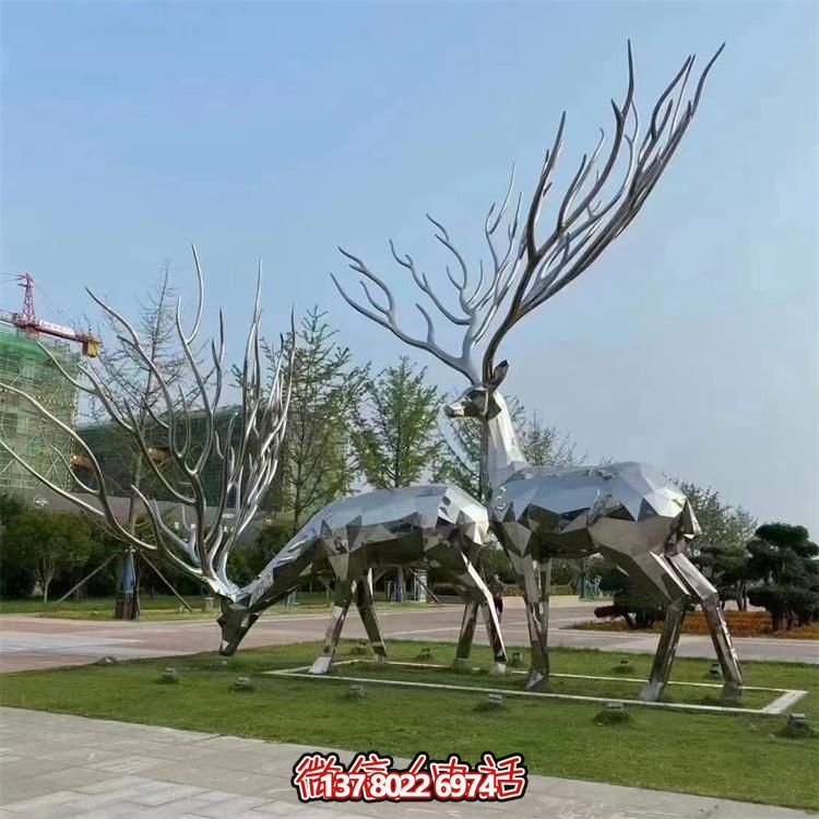 戶(hù)外園林不銹鋼幾何抽象鏤空鹿雕塑